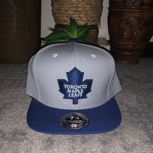TORONTO MAPLE LEAFS FITTED 7 1/4 (Brand New).